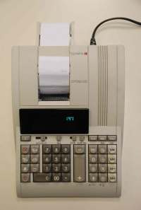 Gesamtbild des Tischrechners